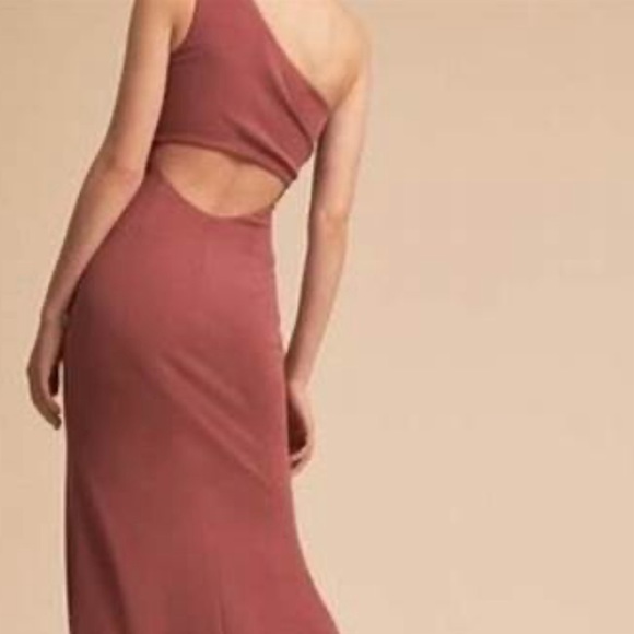 Gwyneth Gown - Picture 2 of 5